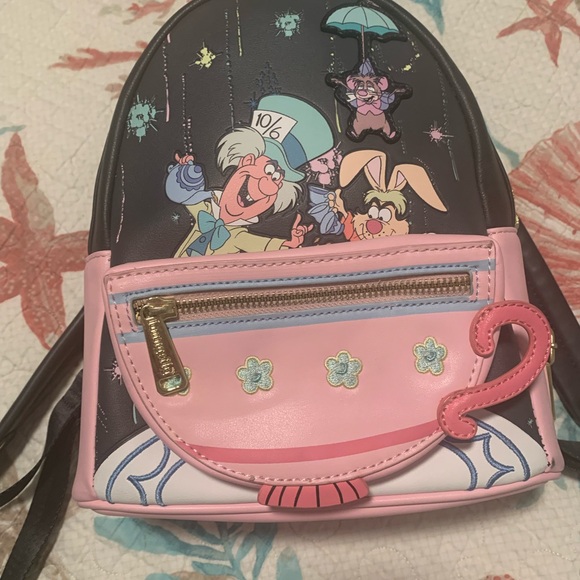 Disney Loungefly Alice in Wonderland Leather Character Backpack - Picture 8 of 11